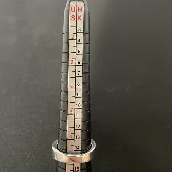 Beautiful ring  - Picture 8 of 8